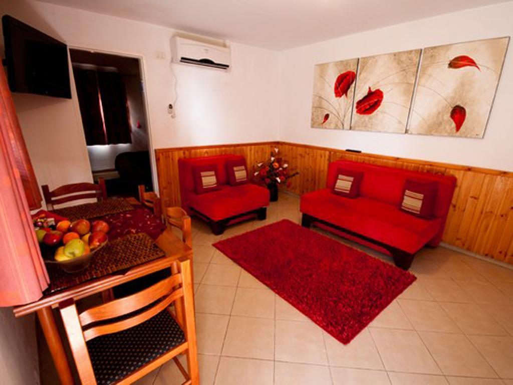 Elimelech Bapardes Villa Sheʼar Yashuv Kamer foto