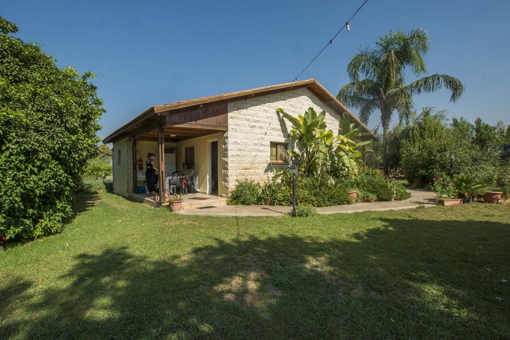 Elimelech Bapardes Villa Sheʼar Yashuv Buitenkant foto